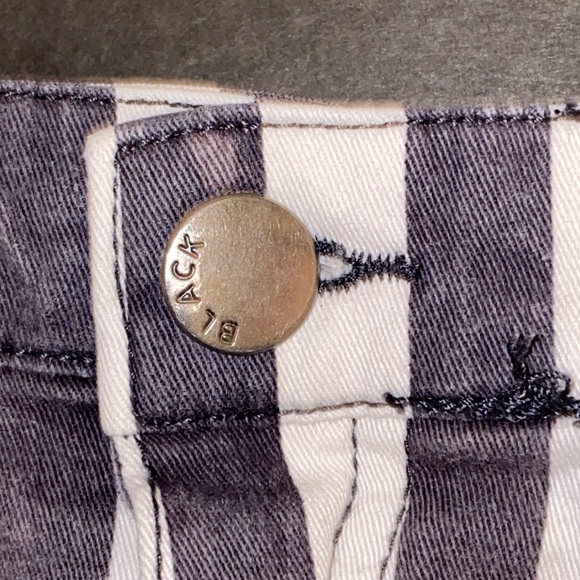 Divided Size 12 Black White Stripe Curt Off Jean Shorts - Picture 6 of 10